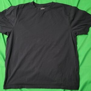 LL Bean Men's Large Black Carefree Unshrinkable Traditional Fit T-Shirt